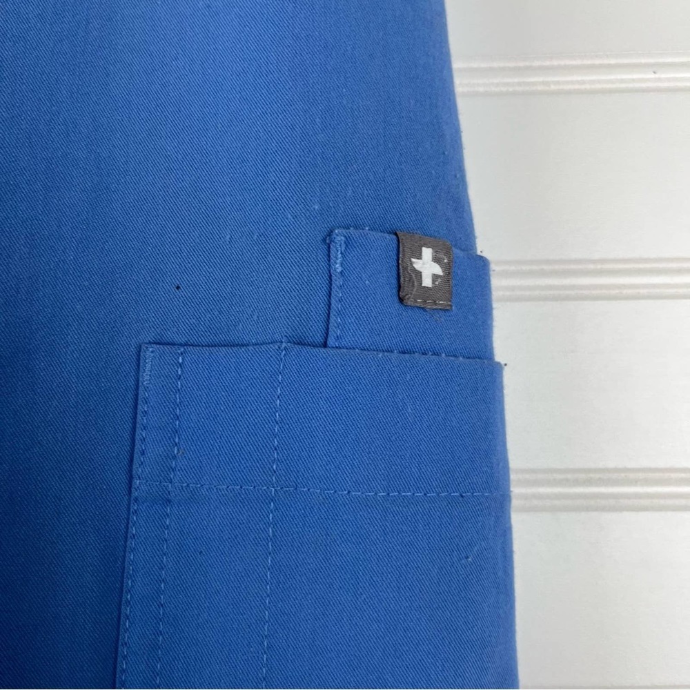 Figs Yola Skinny Tapered Leg Scrub Pant in Ceil Blue Size Small TALL - Picture 13 of 16